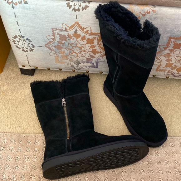 NWOT UGGs Koolabura - Picture 1 of 9